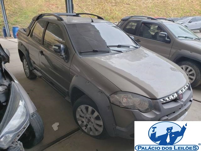 FIAT STRADA CD ADVENTURE 1.8 16V E.TORQ ANO 2014