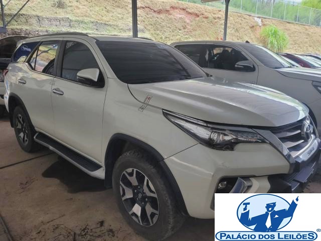 TOYOTA SW4 DIAMOND 2.8 D-4D TURBO ANO 2020