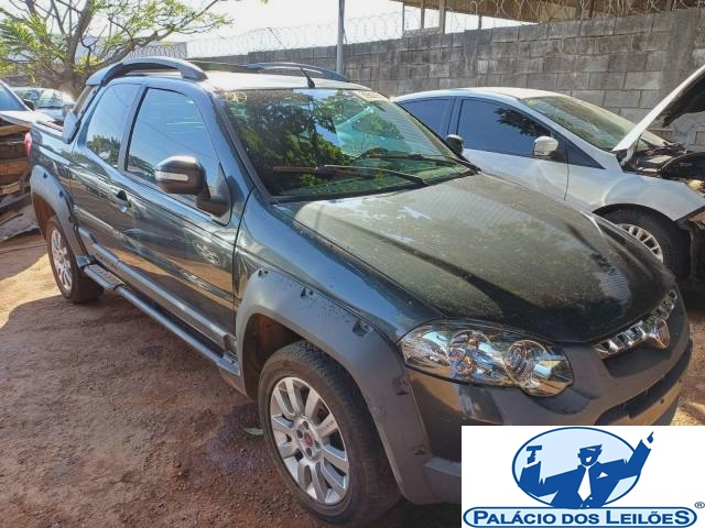 FIAT STRADA CD ADVENTURE 1.8 16V E.TORQ ANO 2015